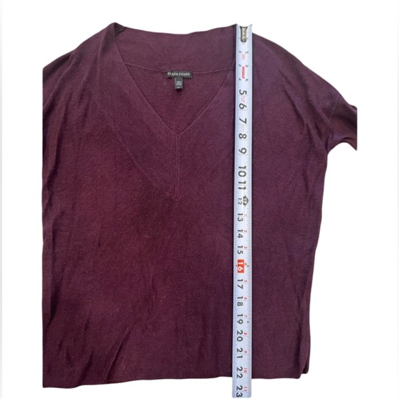 Eileen Fisher S Lightweight Tencel Silk Purple V-
Neck Pullover Sweater Sz S - Picture 6 of 9